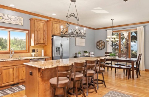Colorado Springs House | Breathtaking Mountain Views | Hot Tub | Near USAFA