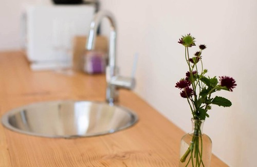 Friday Harbor Apartment | Breathtaking modern boutique hotel with hot tubs & ocean views
