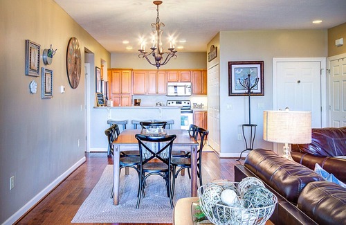 Sugar Mountain Condo | Breathtaking Mountain View-come enjoy this cozy retreat!
