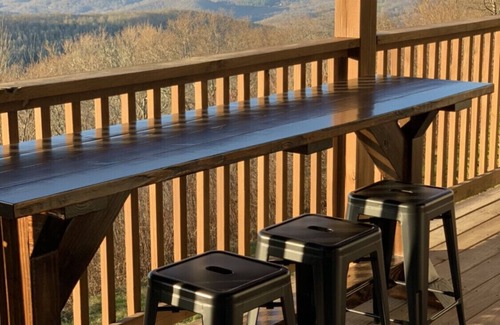 Sugar Mountain Condo | Breathtaking Mountain View-come enjoy this cozy retreat!