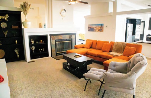 Ramona House | Breathtaking Mountain House with great trails & amenities - Sleeps 14!