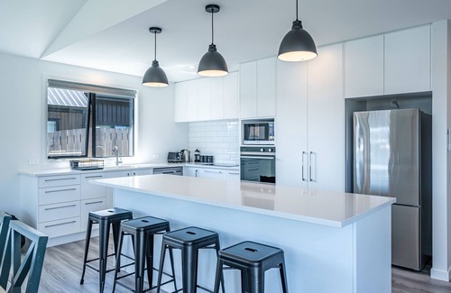 Wanaka House | Breathtaking Mountain Panorama
