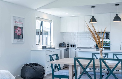 Wanaka House | Breathtaking Mountain Panorama