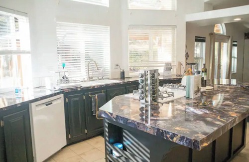 Ramona House | Breathtaking Mountain Retreat 4b house in Serene Nature