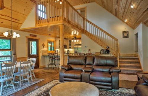 Murphy House | Breathtaking Murphy Cabin with Deck and Mountain Views