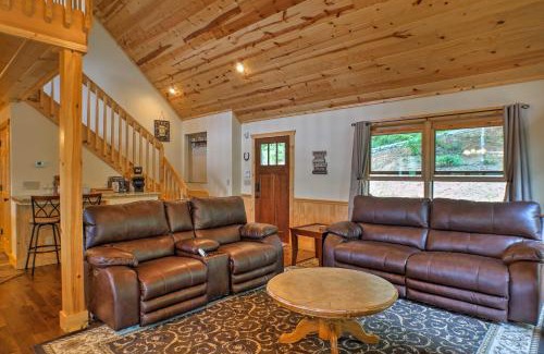 Murphy House | Breathtaking Murphy Cabin with Deck and Mountain Views