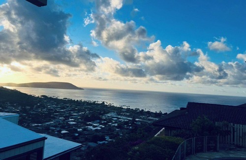 Waialae Iki Ridge House | Breathtaking Ocean View with Private Pool!
