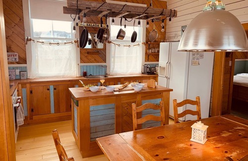L'Anse-au-Griffon Ski Chalet | Breathtaking ocean views, calm and relaxation.
