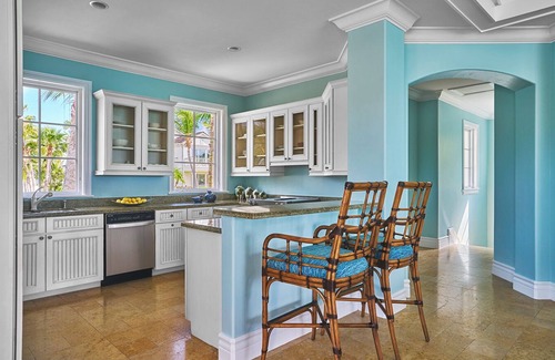 Rokers Point Hotel | Breathtaking Oceanfront 2BR w/Kitchen and Living Area | Private Beach Access
