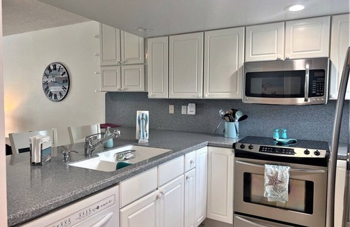 Layton House | Breathtaking Oceanviews, Pool, Sandy Beach what more could you ask for?