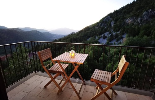 Lucoli Apartment | Breathtaking panorama in a quiet corner of Abruzzo paradise.