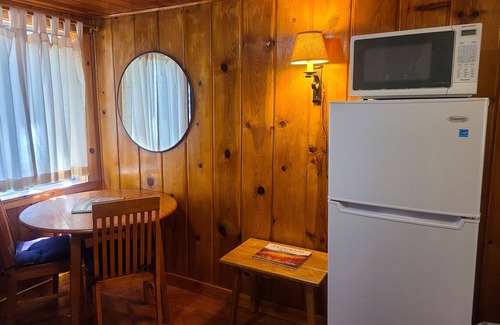 Estes Park House | Breathtaking River Front Cabin at RMNP w/Hot Tub