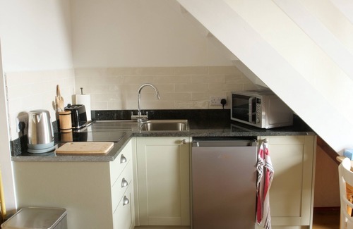Newlyn Cottage | Breathtaking sea views, parking, beaches. your ideal home away from home.