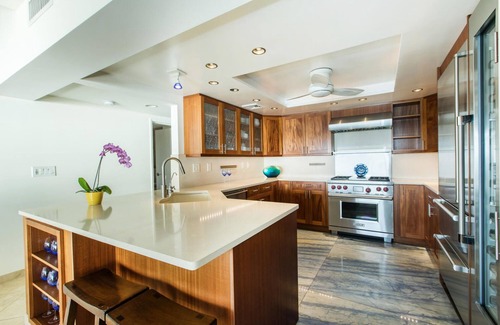 Wailua House Lots Condo | Breathtaking Sunrise View Oasis 3 Bedroom Sleeps 6, Oceanfront Luxury, Pool & AC