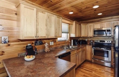 Townsend Cabin | Breathtaking Sunrises in the Smokies : A Cabin for Families near Cades Cove