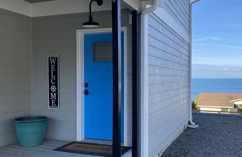 Bellingham House | Breathtaking Sunset views overlooking the ocean and Lummi Island