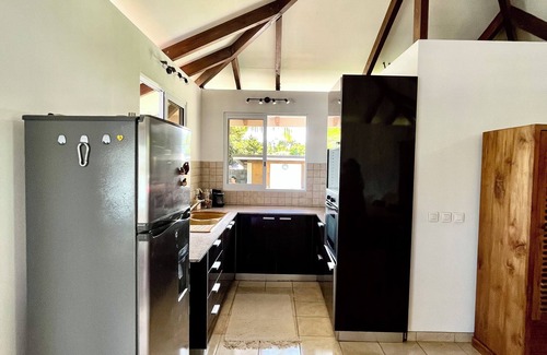 Paea House | Breathtaking Sunsets: Cozy Bungalow on the Lagoon, private getaway