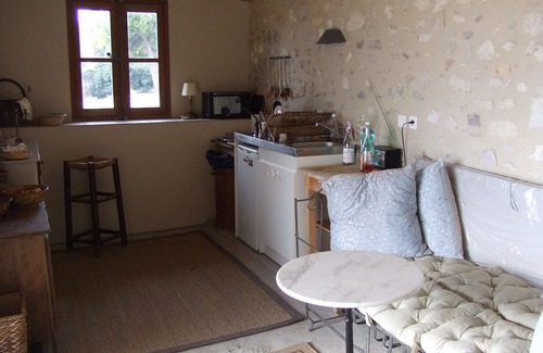 Beaucaire House | Breathtaking Terrace Views at the Foot of the Ancient Castle