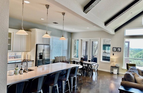 Paluxy House | Breathtaking Texas Hill Country Views - Welcome to the Retreat at the Ridge
