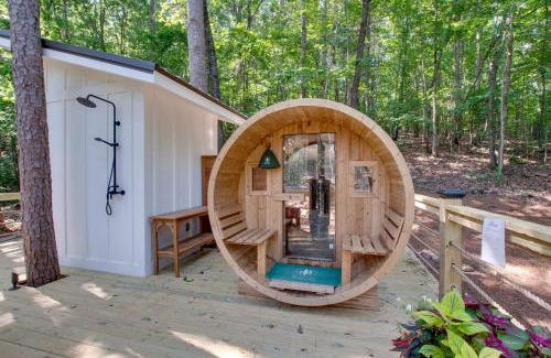 Groveoak House | Breathtaking Treehouse with Barbecue and Hot-tub in Scottsboro, Alabama