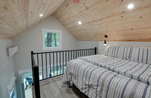 Groveoak House | Breathtaking Treehouse with Barbecue and Hot-tub in Scottsboro, Alabama