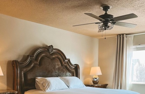 Security-Widefield House | Breathtaking view of Pikes Peak- 5 mins from airport.