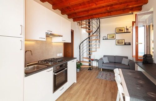 Levo House | Breathtaking View over the Lake, Charming House surrounded by Nature