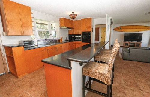 Mokuleia House | Breathtaking views at the private direct Beach/ocean front Pineapple Pad 30 nts
