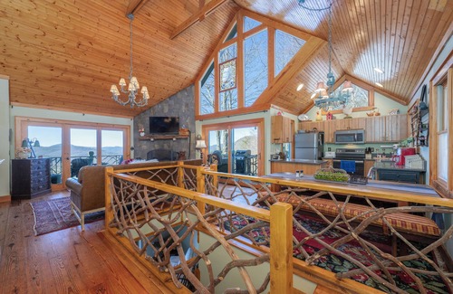 Glenville House | Breathtaking Views from this amazing mountain getaway