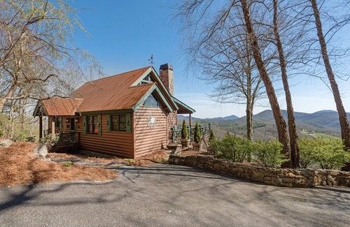 Glenville House | Breathtaking Views from this amazing mountain getaway