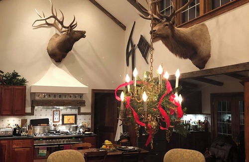 Blue Grass House | Breathtaking views! Luxuriously appointed. Deeply relaxing.