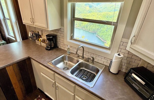 Bryson City Cabin | Breathtaking Views of Mountains & Lake - Peaceful Haven - Fragrance Free