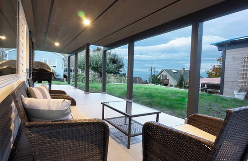 Union Bay House | Breathtaking views, peaceful getaway and a base for outdoor adventures.