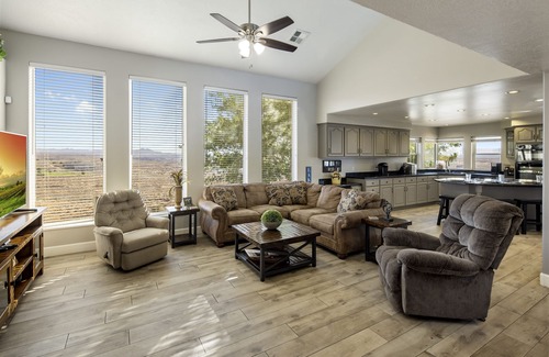Page House | Breathtaking Views, Resort Style Backyard! 7 Bed,4 Bath 4300 sqft Private Home