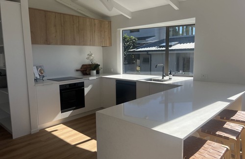 Acacia Bay House | Breathtaking views + Space for the whole family