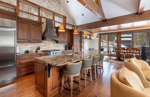 Blue River House | Breathtaking Views in Secluded Luxury Cabin in Breckenridge