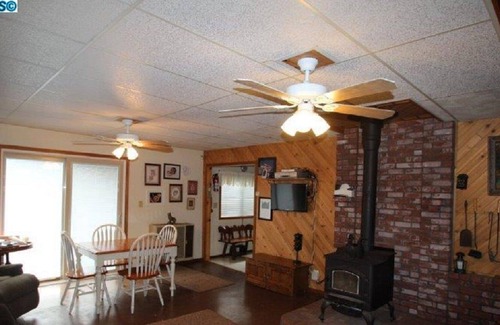 Springville Cabin | Breathtaking views of Slate Mountain and the Sequoia National Forest.