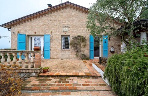 Mamiano Villa | Breathtaking villa with Parking&Garden