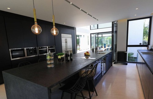 Herzliya Pituach House | Breathtaking Villa w Pool & Sauna Near the Beach