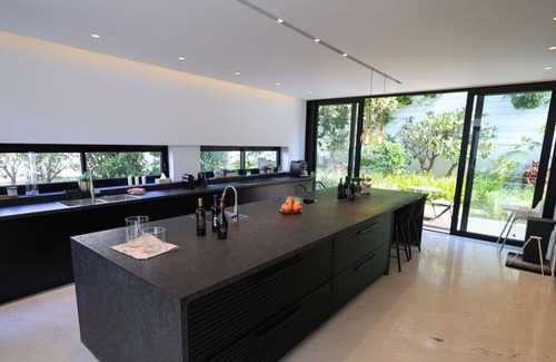Herzliya Pituach House | Breathtaking Villa w Pool & Sauna Near the Beach