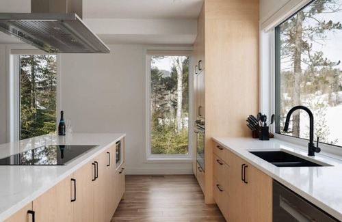 Saint Come Ski Chalet | Breathtaking Vista Escape with Spa