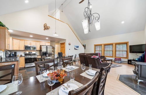 Blue River House | Breck Wilderness Escape - Hot Tub/Game Room/Movie Theater/2 Master Bedrooms
