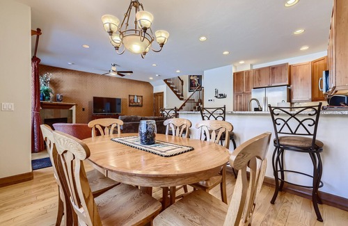The Highlands House | Breckenridge 3 Bedrm Townhouse, Private Hot Tub, near Golf, Hiking & Bike trails