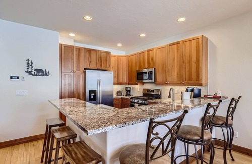The Highlands House | Breckenridge 3 Bedrm Townhouse, Private Hot Tub, near Golf, Hiking & Bike trails