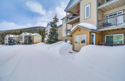 Blue River Apartment | Breckenridge Area Condo with Mountain Views