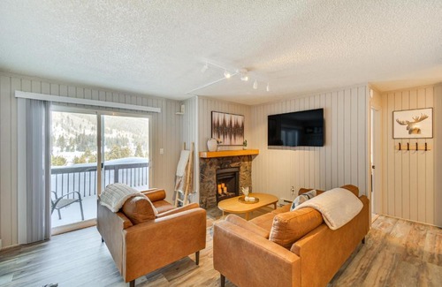 Blue River Apartment | Breckenridge Area Condo with Mountain Views