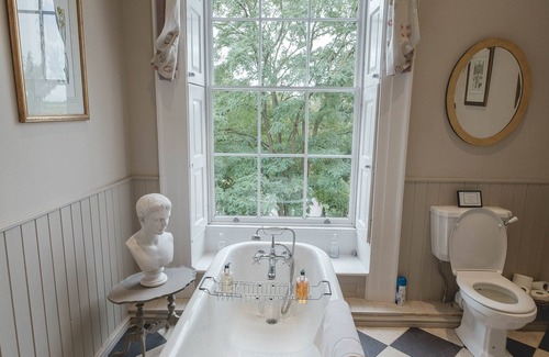 Breedon on the Hill Bed & Breakfast | Breedon Hall