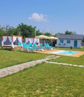 Teslui House | Breeze By The Lake - Cazare cu jacuzzi pe malul lacului