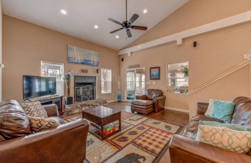 Pepin Apartment | Breeze Condo - Luxury Stay 2 Blocks from Beach