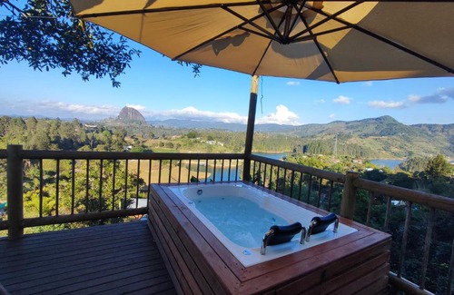 El Penol Hotel | Breeze Glamping -Guatape